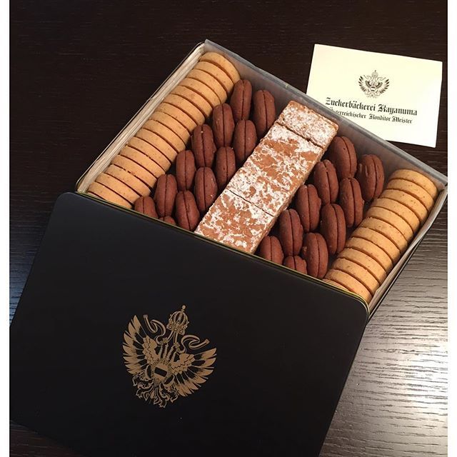 今夜のお楽しみ♡東京の友達が送ってくれたクッキー！叫びます！さいこぉー♢..#美味しすぎる#クッキー#ツッカベッカライカヤヌマ#オーストリア#今日のおやつ#素敵なおやつをありがとう